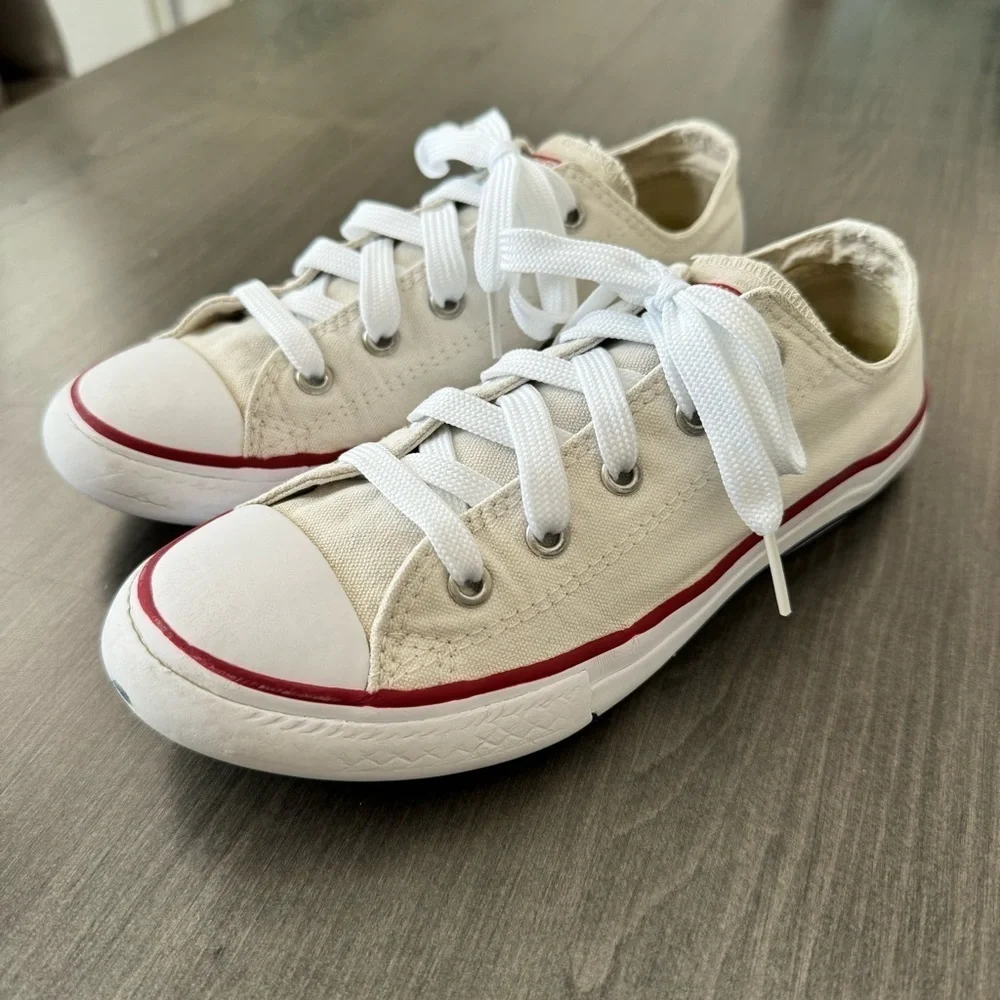 Converse Chuck Taylor All Star low Top sneakers shoes Off White kids size 2.5